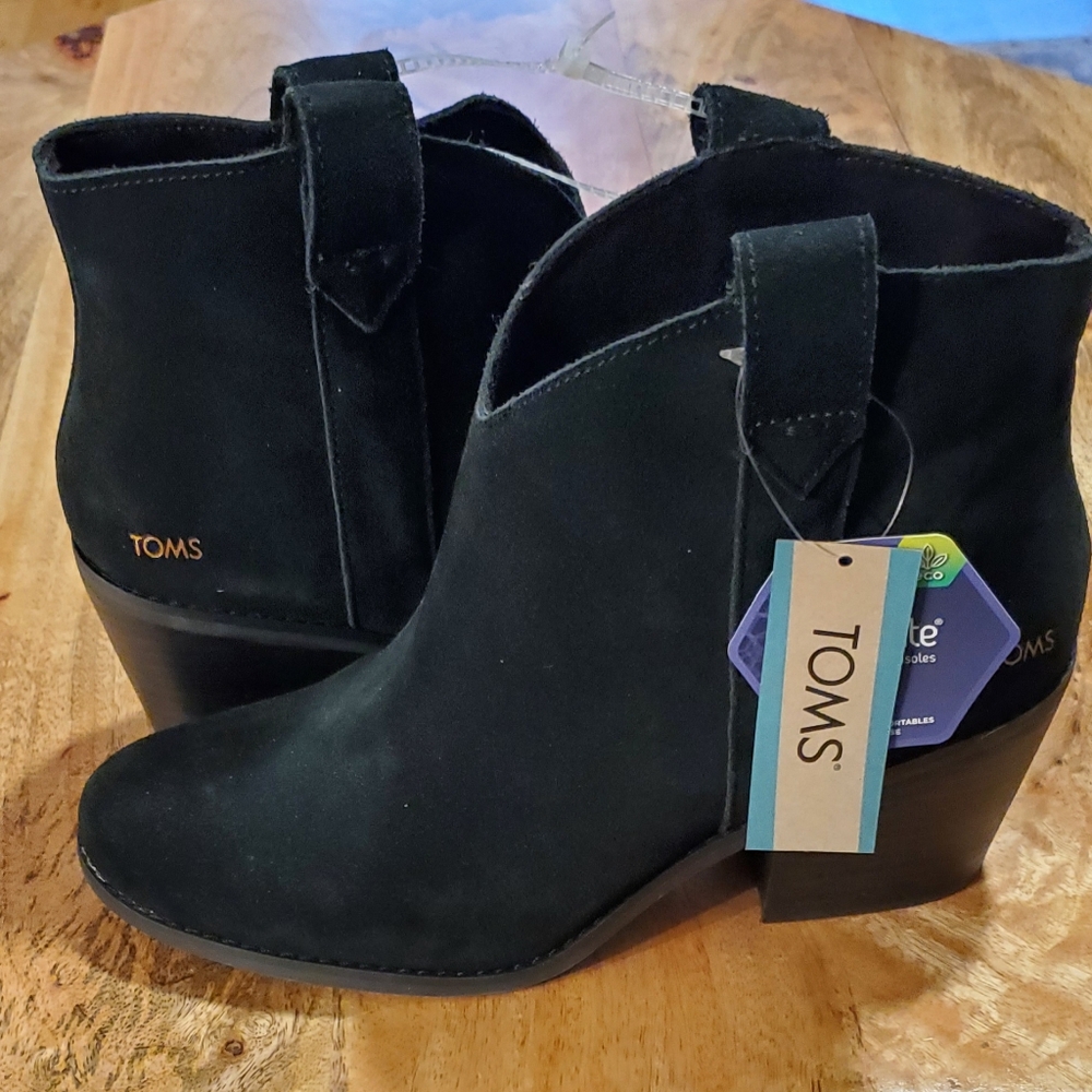 NWT TOMS Women's Black Suede Ankle Boots Block Heel Size 8.5